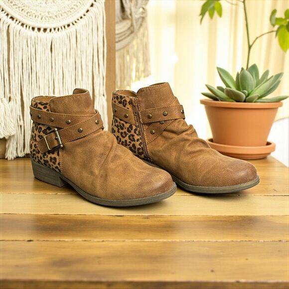 WHITE MOUNTAIN • Savant brown cheetah ankle boot. Size 9.5 - Picture 1 of 12